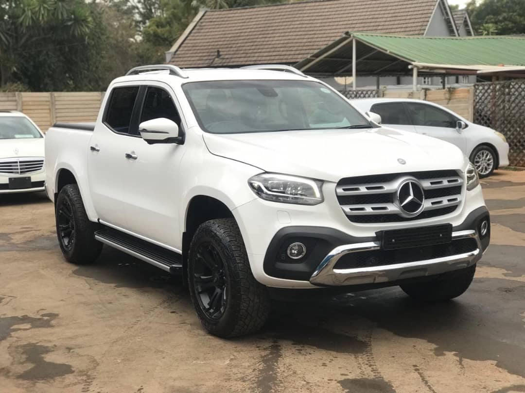 CarsZw's tweet photo. 2018 Mercedes Benz X250d 4matic
16 000kms on the dash
6 Speed Automatic with tiptronic
2.3l Turbo diesel Motor
73l Fuel tank(8l/ 100kms)
Daytime drive lights
4 way climate control
Onboard media player
Steering controls
$90 000(USD Cash neg)
Call or app 0774412061
#bcnz #brmerc https://t.co/zt5mi8nsjs