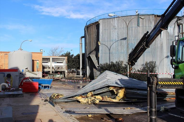 FscAragon's tweet photo. Tras reventar por la acumulación de toallitas, el  coste de arreglar el Digestor de la depuradora de la Almozara se eleva a 1,6 millones #EstafaIca
https://t.co/J6iEuOK8FB https://t.co/z9awZwzPQ7