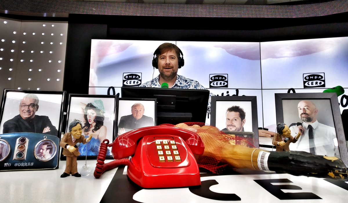 Nuestro capitán <a href="/Carlos_Latre/">Carlos Latre</a> presidiendo la mesa ;)

¡Muy pronto novedades!

De momento podéis volver a disfrutar de nuestro podcast en ondacero.es/programas/surt… en <a href="/iTunes/">iTunes</a> o <a href="/ivoox/">iVoox</a> :) <a href="/OndaCero_es/">Onda Cero</a>  <a href="/Melodia_FM/">Melodía FM</a>
