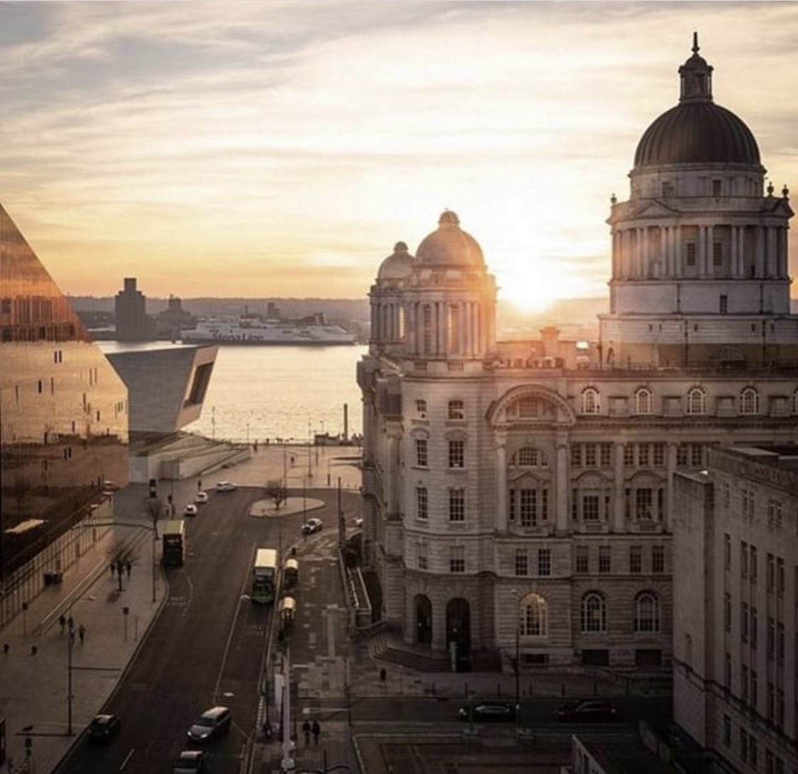 LiverpoolGuild's tweet photo. Happy Birthday Liverpool 💕🤩😍💕

From the tranquility in Sefton Park to having a bev in the Baltic, or our vibrant campus to the picture perfect pierhead. 🌆🏙🏡🌸

There’s nowhere in the world quite like this city and there’s no where we’d rather call home 😍 https://t.co/LZP02mG2Yg