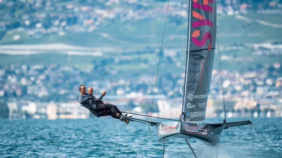 Voiles_Voiliers's tweet image. #VIDEO Il vole ! Les images du premier #monocoque à #foil basculant grand public #Syra18 bit.ly/2Zt3uO9