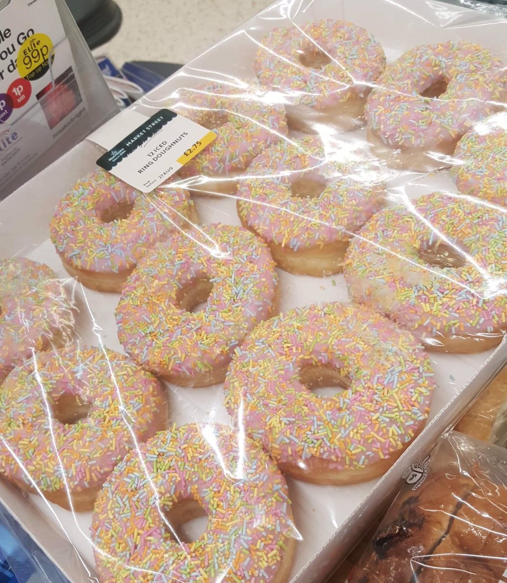 HPManchester's tweet image. Today is my Birthday 🎂 and we are out later tonight #outreach so I’ve bought loads of doughnuts &amp;amp;choc bars to give out as a treat 😊 #wednesday  I wouldn’t wanna spend my Birthday any other way #givingback  #treats #helping #manchester