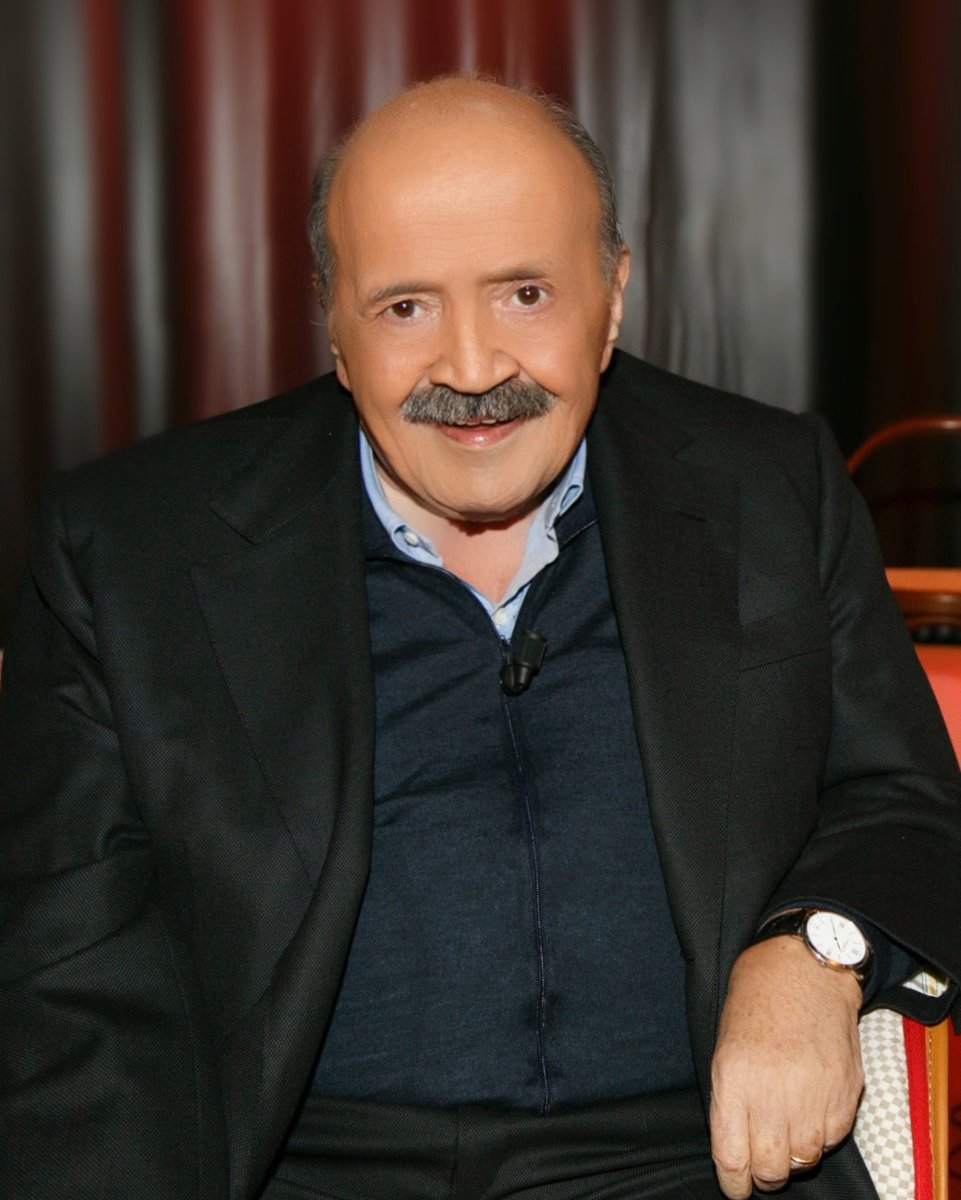 Costanzo's tweet photo. Buon Compleanno Maurizio 🥳 https://t.co/R9jCHHuatm