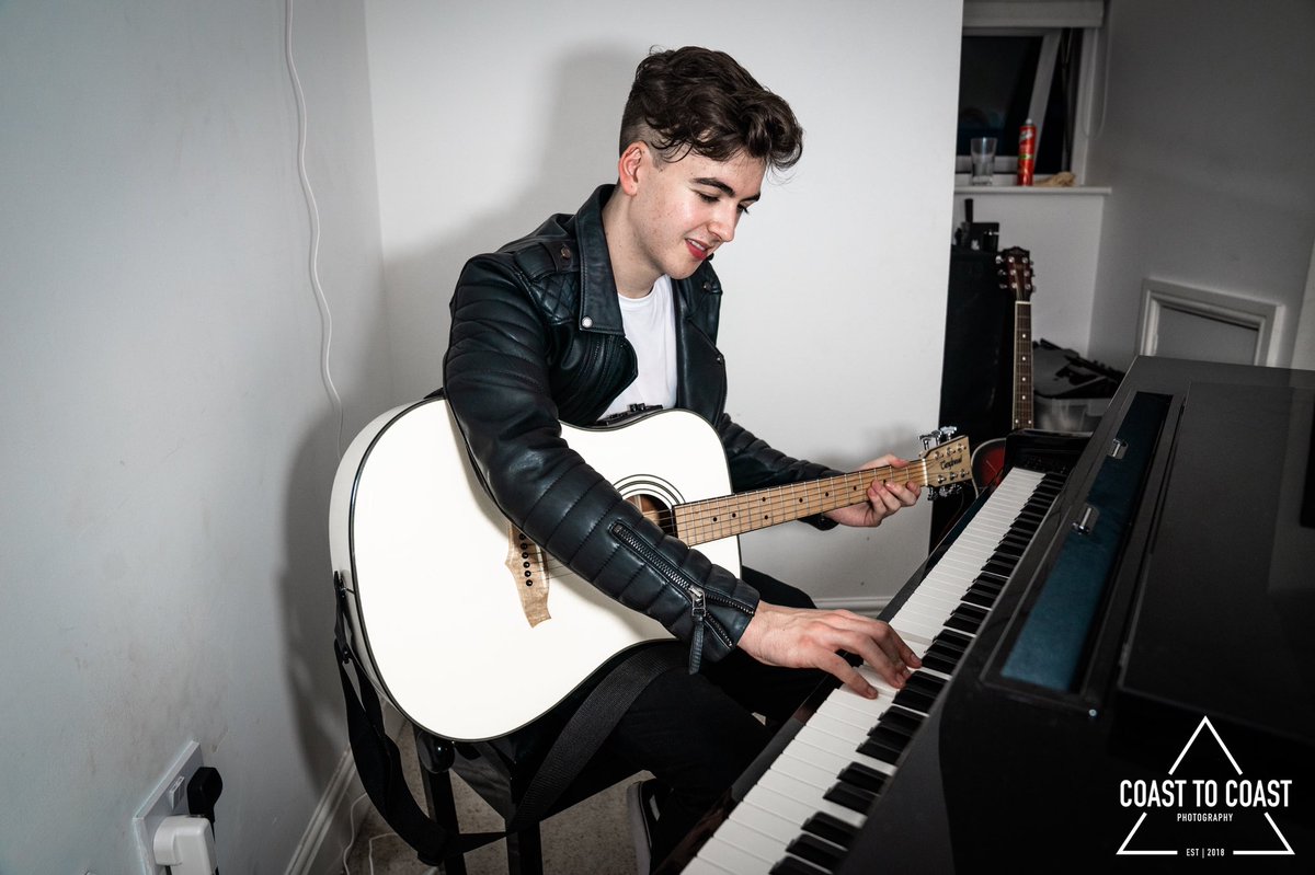 Worked on a little something yesterday with <a href="/coast2coastuk/">Anthony Wright</a> 🥳👀
-
#music #producer #yamaha #piano #guitar #instamusic #songwriter #singer #piano #live #acoustic