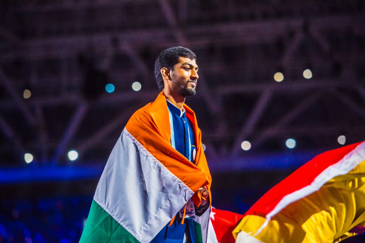 RahulReply's tweet photo. Hindustan hai inka aabhaari, kyunki #AbSkillsKiBari. Team India broke all records @WorldSkillsKZN and kept the Tiranga soaring high! 48 youth competed in 44 skills to win a record 4 medals - including our 1st EVER GOLD. #IndiaWinsAtRussia @MSDESkillIndia https://t.co/BBHZVc0dAA