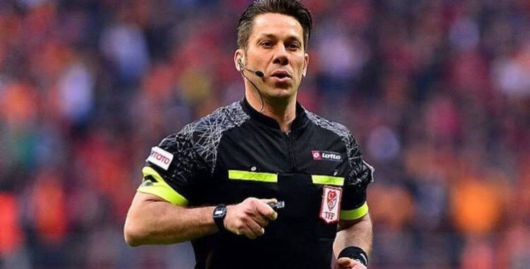 Fenerbahçe, Son 3 Sezonda Fırat Aydınus’un yönettiği son 10 maçta sadece bir galibiyet alabildi! 
#GözümüzÜstündeFıratAydınus