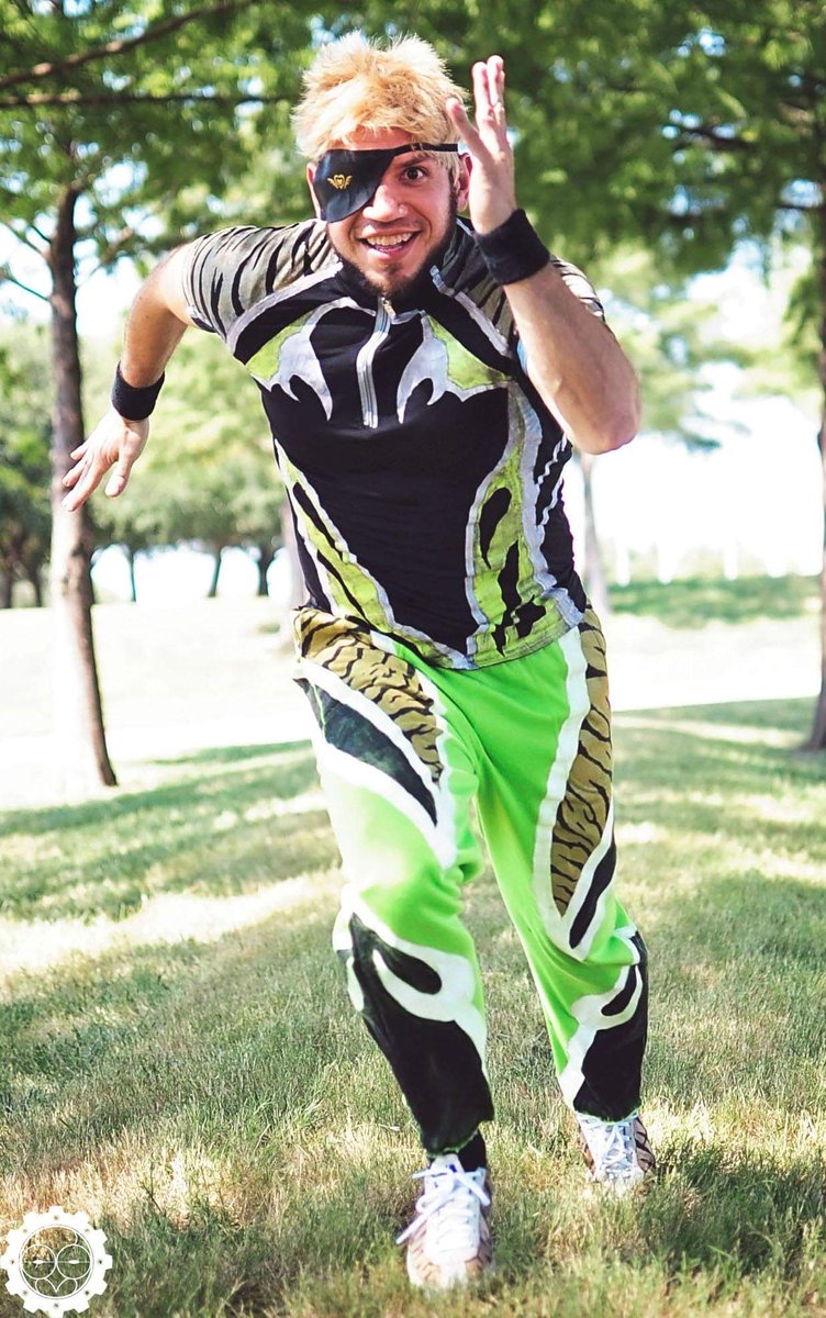 Whodigiya's tweet photo. I'm pausing my own #KOF25th #cosplay celebration to shout out my buddy, @Dreaded_87, and his awesome, hand-painted Ramon. He paired this with my Seth and I'm forever grateful!
📸 @10thMuse
#KOF #SNK
#コスプレ #コスプレヤー https://t.co/zznDa6wMGO