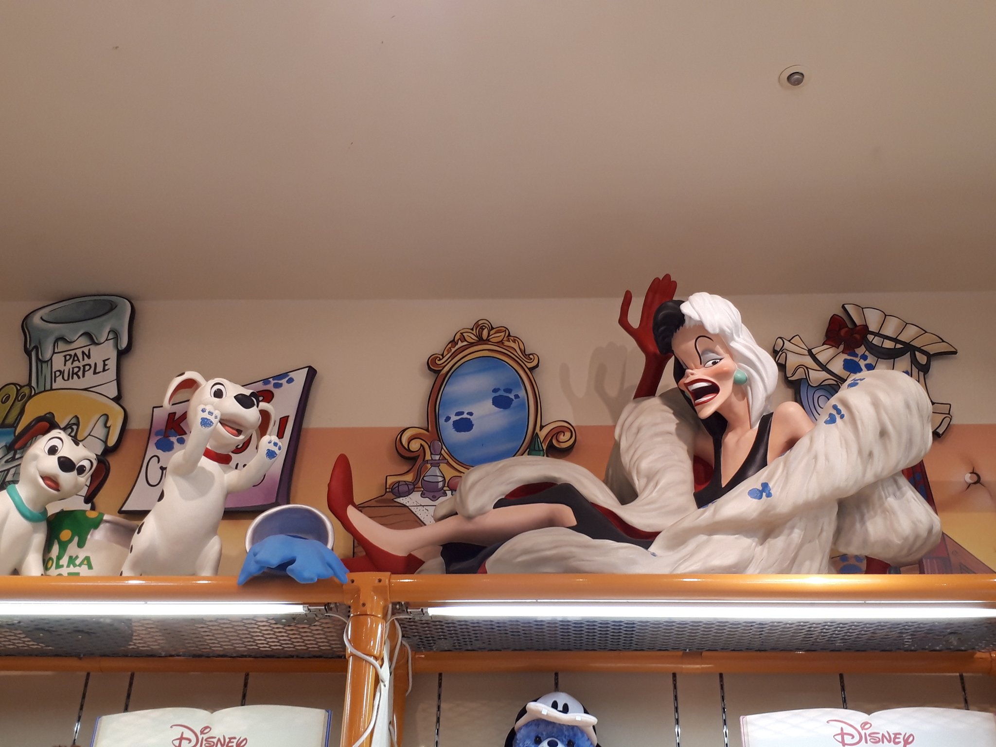 艶莉 ｱﾃﾞﾘ Twitter પર ディズニーストア八王子店が来月閉店してしまうらしいので装飾見納めしたい方はお早めに T Co Zfb4xupn4g Twitter