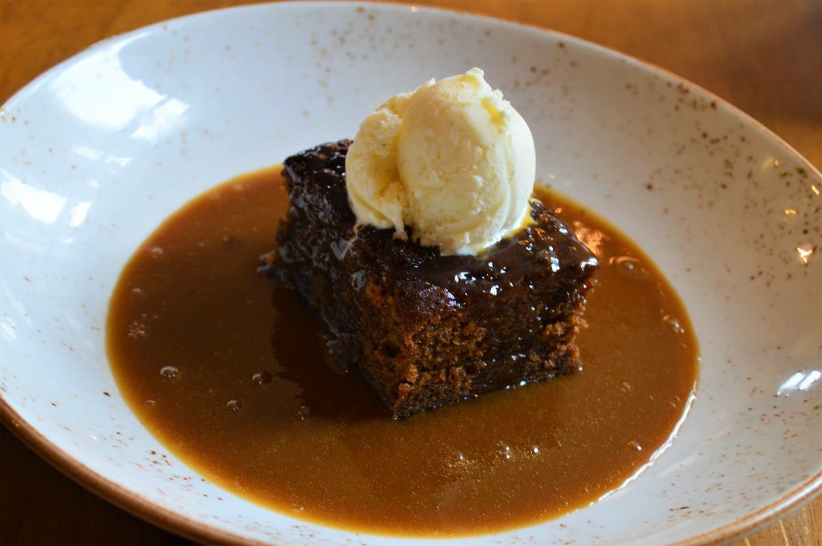 Faulknerchester's tweet photo. Save over £7.00 today from 5pm on these 3 gorgeous dishes. Smoked salmon with peas & horseradish creme fraiche, @weetwoodales steak & mushroom pie and a luscious sticky toffee pudding to finish #midweektreat #WednesdayMotivation #midweekoffers #smokedsalmon #steakpie #puddingclub https://t.co/0hCGvzrrXo
