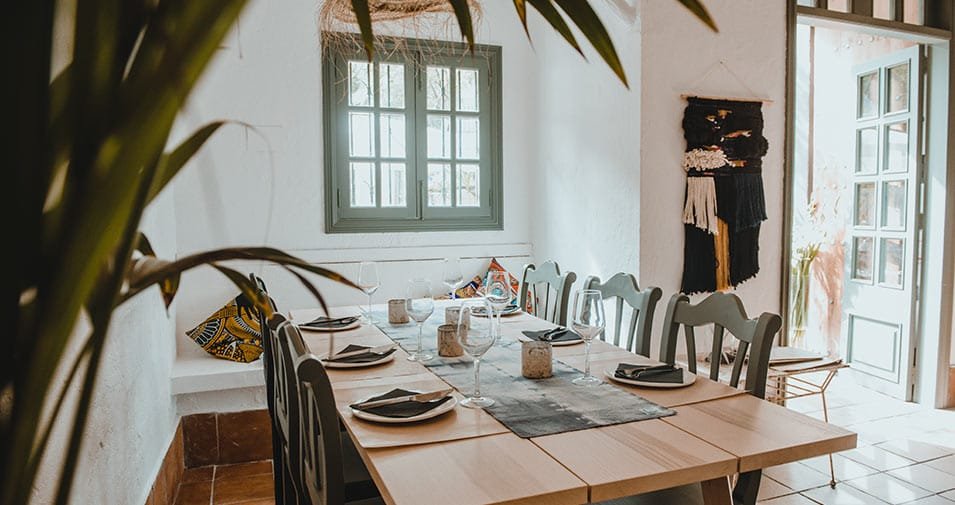 abcMallorca's tweet photo. Palma es una ciudad cosmopolita, así que tanto si te apetece algo tradicional 🥘 como explorar la gastronomía del mundo🍜, ¡en la capital mallorquina tienes muchísimas opciones!🍴
¿List@ para disfrutar de la buena mesa? 😄
#Palma #HoradeComer #Foodie
https://t.co/I60hGSp4Cv https://t.co/V0ENrOGa4T
