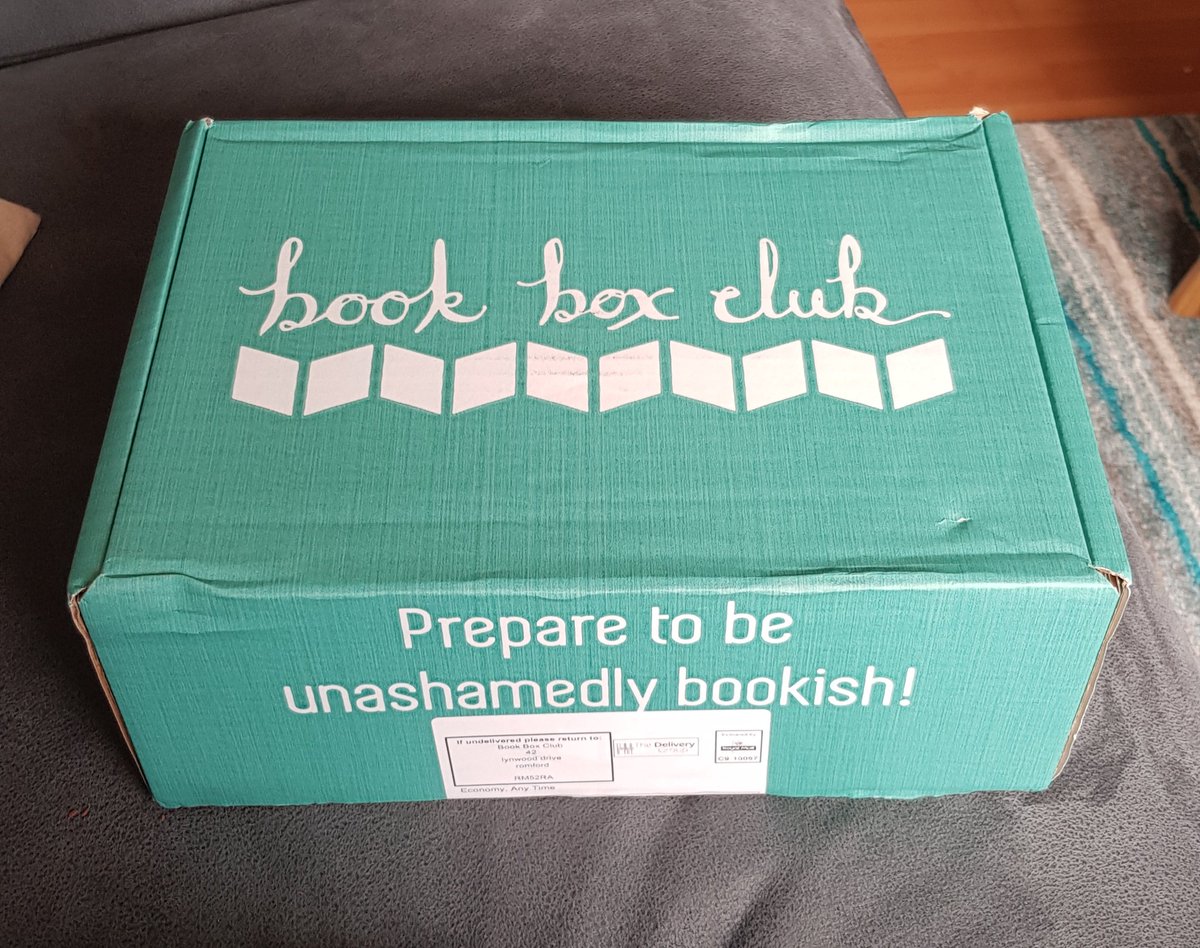 writingwerewolf's tweet photo. 🙌🙌🙌🙌 love a good package #bookboxclub https://t.co/nj8FFgrndf