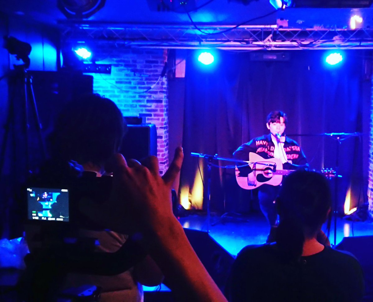 Bonnechance535's tweet photo. 本日も始まりましたテレビ公開収録ライブ!
トップバッターは
#tarroww さん!
優しい歌声とギターで聴かせます😊✨
テレビ放送されるアーティストさんは10/7放送予定です(*^^*)
#エンタメ #音楽 #ボンシャンス #BonneChance #プリモストーリー #primostory #primo
#チバテレ #池袋 #音楽ライブ https://t.co/MPoUrTBsQp