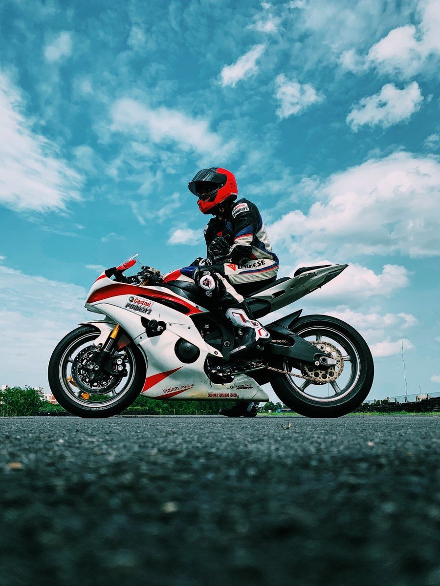 CSSinIndia's tweet photo. 3 Day Event (Aug 23rd, 24th & 25th)
#Vidiem #CSS #CaliforniaSuperBikeSchool #CSSIndia
#VidiemRacing
#CastrolPOWER1RACING #CastrolPOWER1atCSS #CastrolPOWER1 #Castrol
#TVSRacing #BmwMotorrad #PerformanceRacing #MMSC
#Racing #SuperbikeSchool #SuperBikes https://t.co/SolwkibCvX