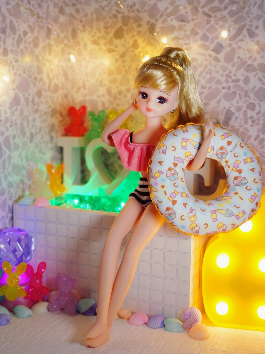 リカちゃん 公式 Ar Twitter お風呂からボンソワール 今日はおうちで ナイトプール ごっこ なんだか リゾートへお出かけした気分になるね リカも大きくなったら おともだちと本物のナイトプールに行ってみたいな うふふ