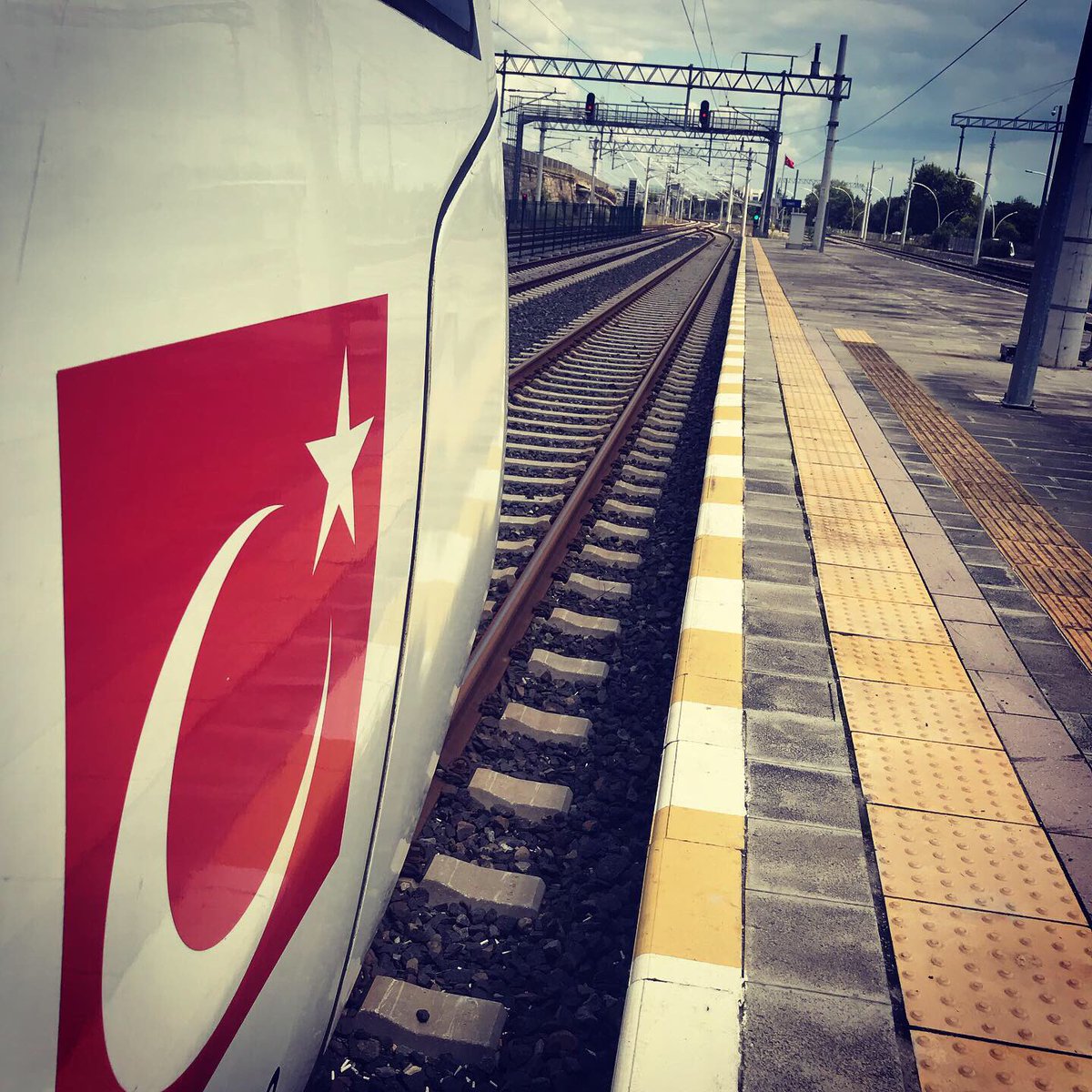 seyit_sahinkaya's tweet photo. #machinist #machinistlife #traincaptain #highspeedtraindriver #highspeedtrain #myfellow #dailyphotos #kayseriansontheroad #travel #ankara #istanbul #keeptomemories #seyitsahinkaya @a_yildirim38 https://t.co/22UdDSoDZU