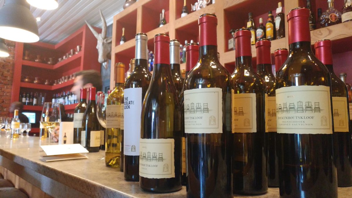 CarneCollection's tweet image. Join us for a perfectly prepared steak paired with a glass or 2 of wine. Check out our extensive wine list at the viby #CarneonKloof.