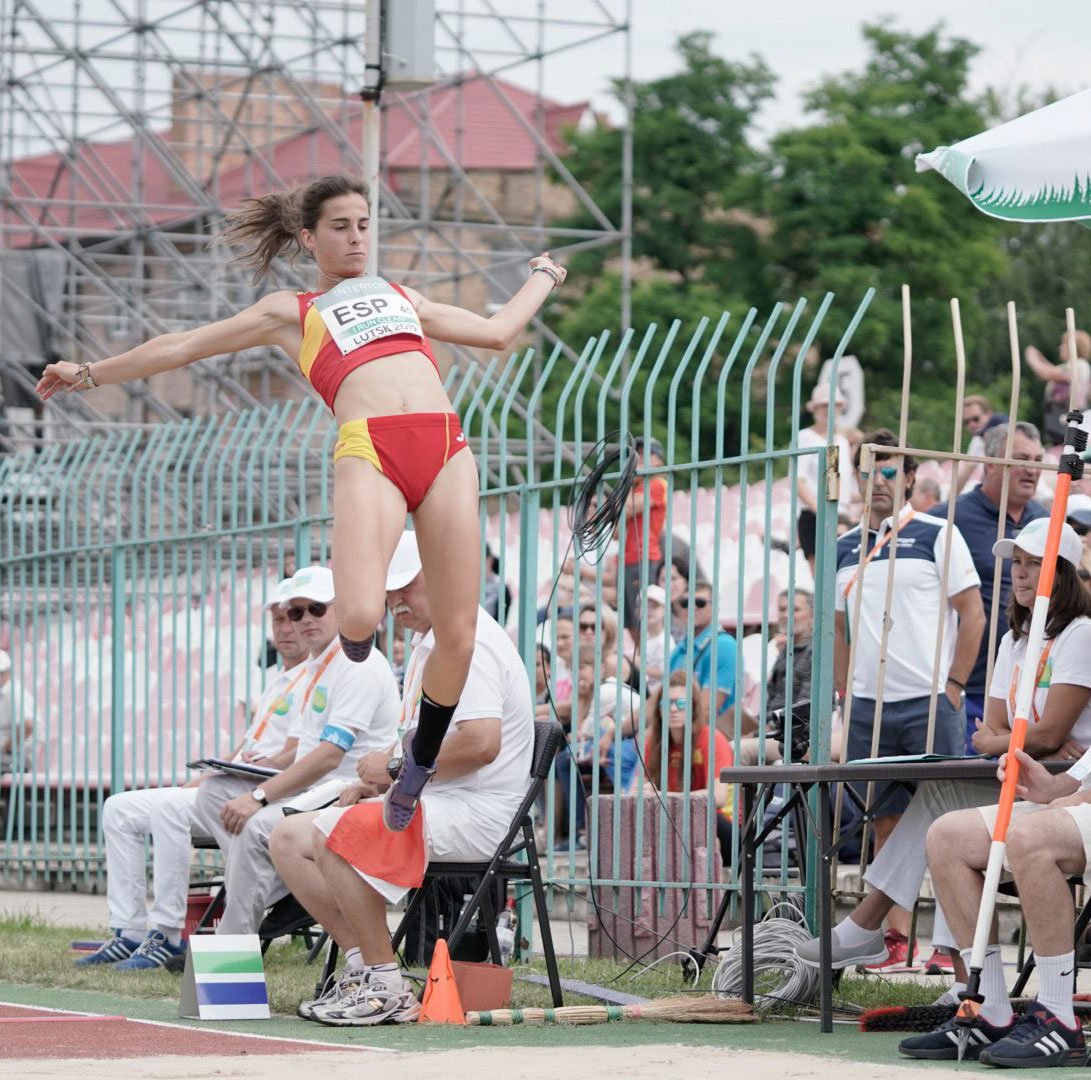 “Volar tal vez no sea como navegar a vela, pero la diversión vale el precio.” (Frida Khalo)

Así que...¡¡Ánimo y a volar!!
➖➖➖➖➖➖
🏆 Copa Europa Pruebas Combinadas
📌 Lutsk (Ucrania)
➖➖➖➖➖➖

#albertcombinedteam #atletismo #pentathlon #combinedevents #jump #atletics