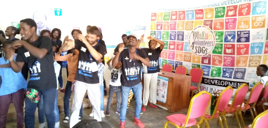 YV4SDGs's tweet photo. Happening now at #Monatelé
#Youth of the council discusing local Implementation of @SDGoals 
@SDGaction @UN_Cameroon @unicefcameroon 
#SDGs
#Act4SDGs
#AIESEC
#YV4SDGs https://t.co/KKiVSqUNVk