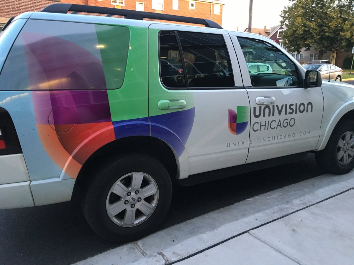 D99Cicero's tweet photo. We are LIVE with @unichicago
this morning talking about the first day of school in @D99Cicero
and the opening of Sherlock! 👨🏽🏫🎙📹
#ignite99 #ilumina99 #soy99 #ignitED99 https://t.co/hD0U54O6Gs