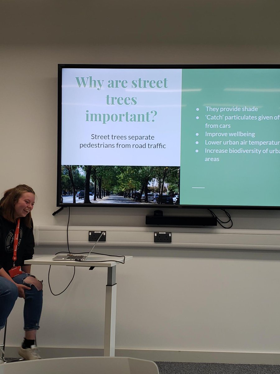 Great to hear the intitial findings of the #streettreesurvey from student Ria Berry & @UniNorthants lecturer Joanna Wright recently. The survey reveals some eye-opening stats about #FarCotton #streetrees. All revealed in the coming weeks! #farcottonstreettreesurvey #northampton
