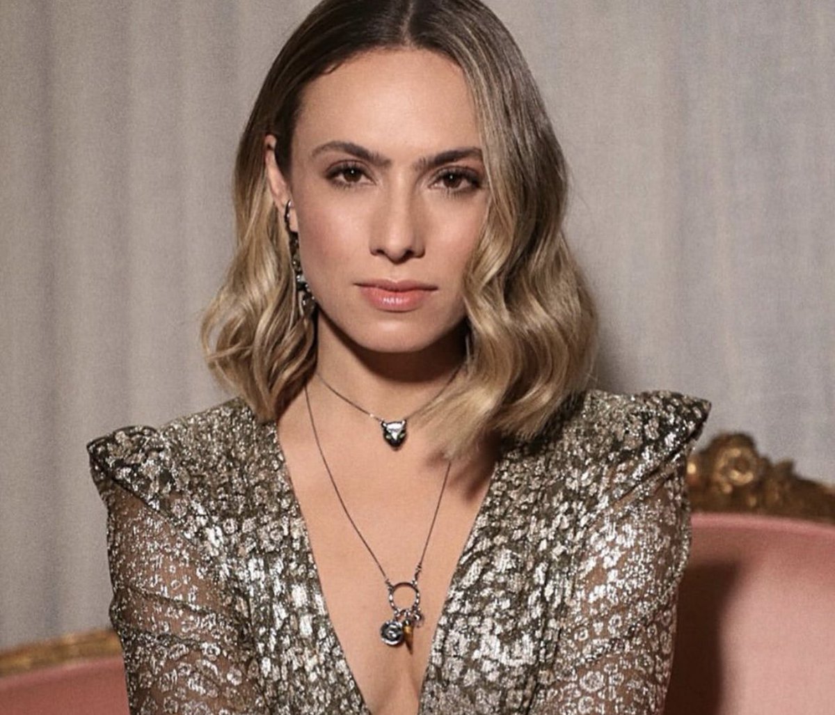 LilianPacce's tweet photo. O que Patricia Bonaldi jamais usaria? Corre dar play no #LentedaVerdade! #patbo #patriciabonaldi @patriciabonaldi #lilianpaccenoyoutube https://t.co/ETuqcJeoP5 https://t.co/Q74dYXgXHR