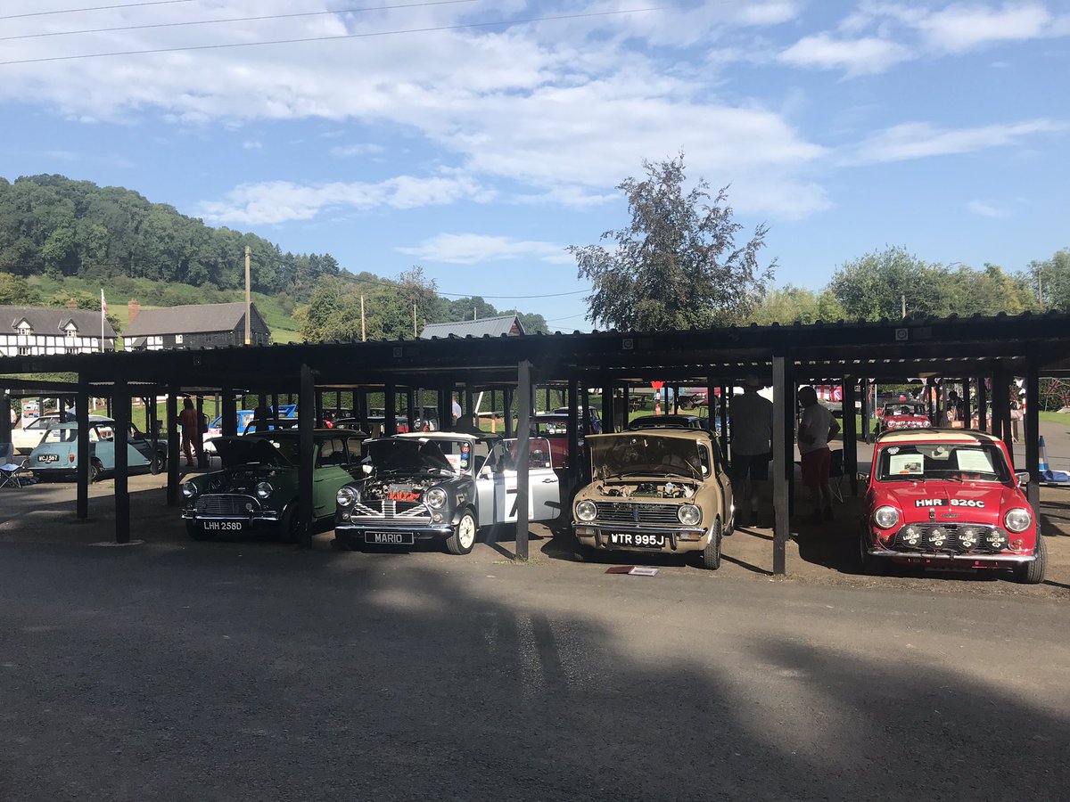 MariotheMini's tweet photo. @MariotheMini had a great day @shelsleywalsh mini 60 day on Sunday, even getting to drive up the hill in a cavalcade with all the other minis. Superb day &amp; superb weather what a great way to celebrate the 60thbirthday of the mini. 🚗🎁🎂☀️ https://t.co/rZUpW6UVfB