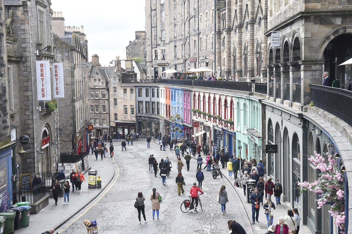 Edinburgh_CC's tweet photo. TOur #SummertimeStreets changes aim to make it easier and safer to walk around Old Town streets during the busy summer period – and more relaxing to explore all the shops, cafes and entertainment on offer! https://t.co/3OuuxEwvQr https://t.co/7opuFjYMjw