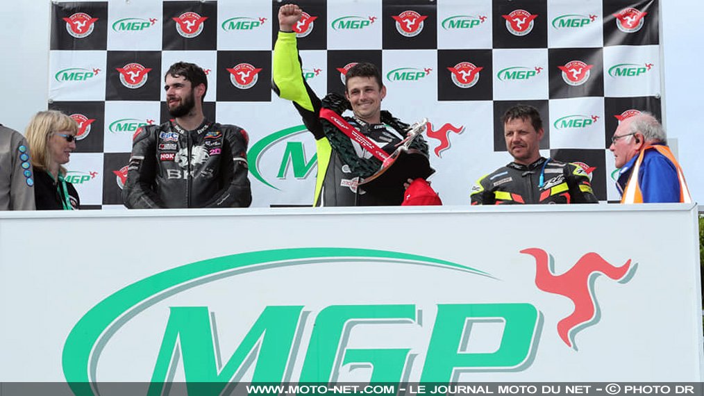 MotoNetCom's tweet photo. Grande première : #LaMarseillaise a retenti hier sur l' #IledeMan !
Auteur de la pole, #PierreYvesBian a remporté la course des "Newcomers" du @ManxGrandPrix 2019.
▶️ Compte-rendu : https://t.co/L5sIrJIGrt https://t.co/vZzalojgEz