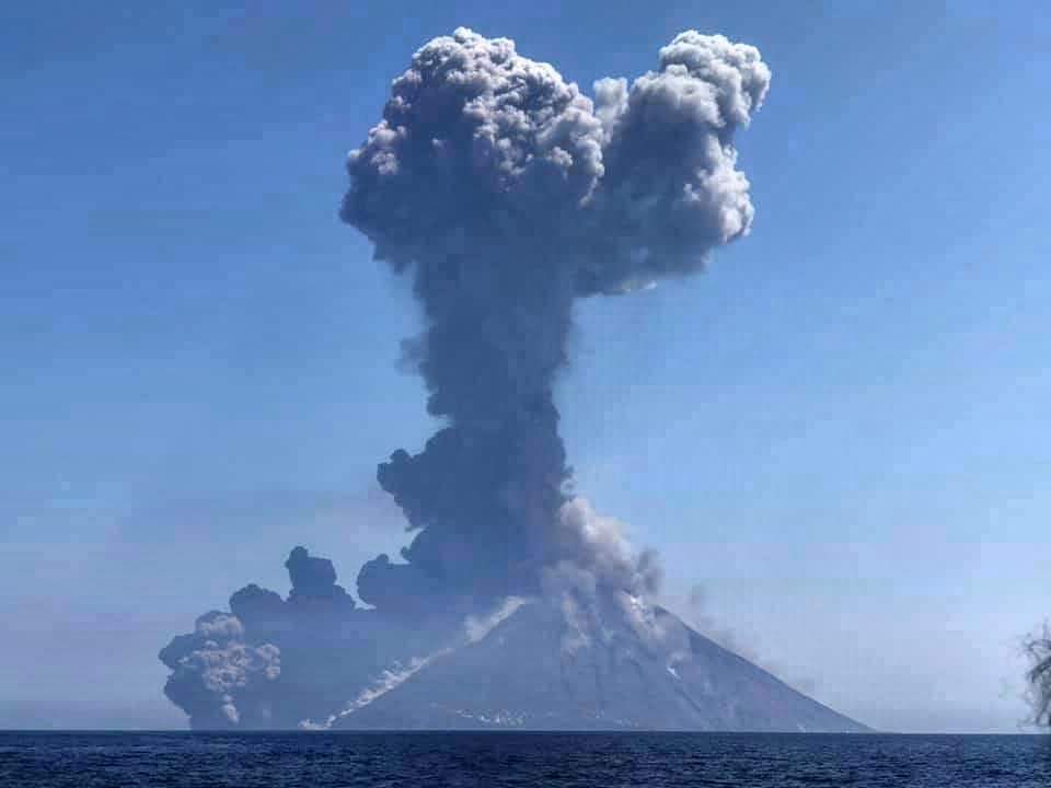 #Stromboli 
Dal Centro operativo comunale sono state attivate tutte le procedure previste.
giornaledilipari.it/nuova-forte-es…

#eolie #isoleeolie #aeolianislands