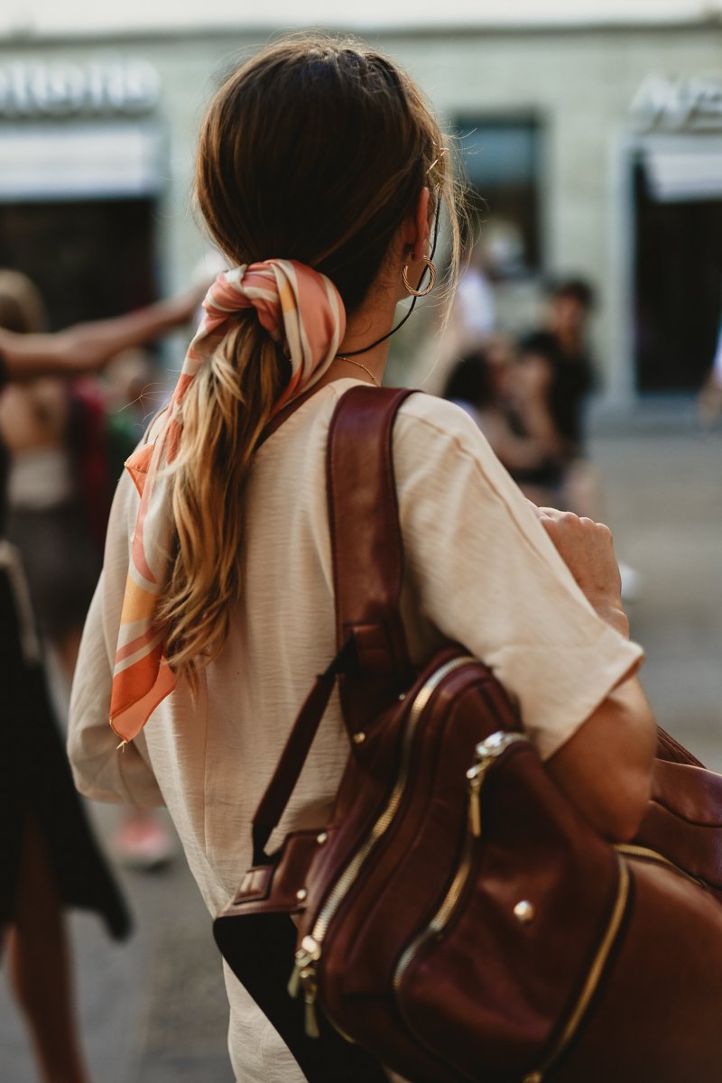 JekyllandHide_'s tweet photo. Photographer &amp; content creator Lee Burnell on her recent European travels with the Madrid Ladies Backpack. #LiveAuthentic https://t.co/TSdRE0DsU8