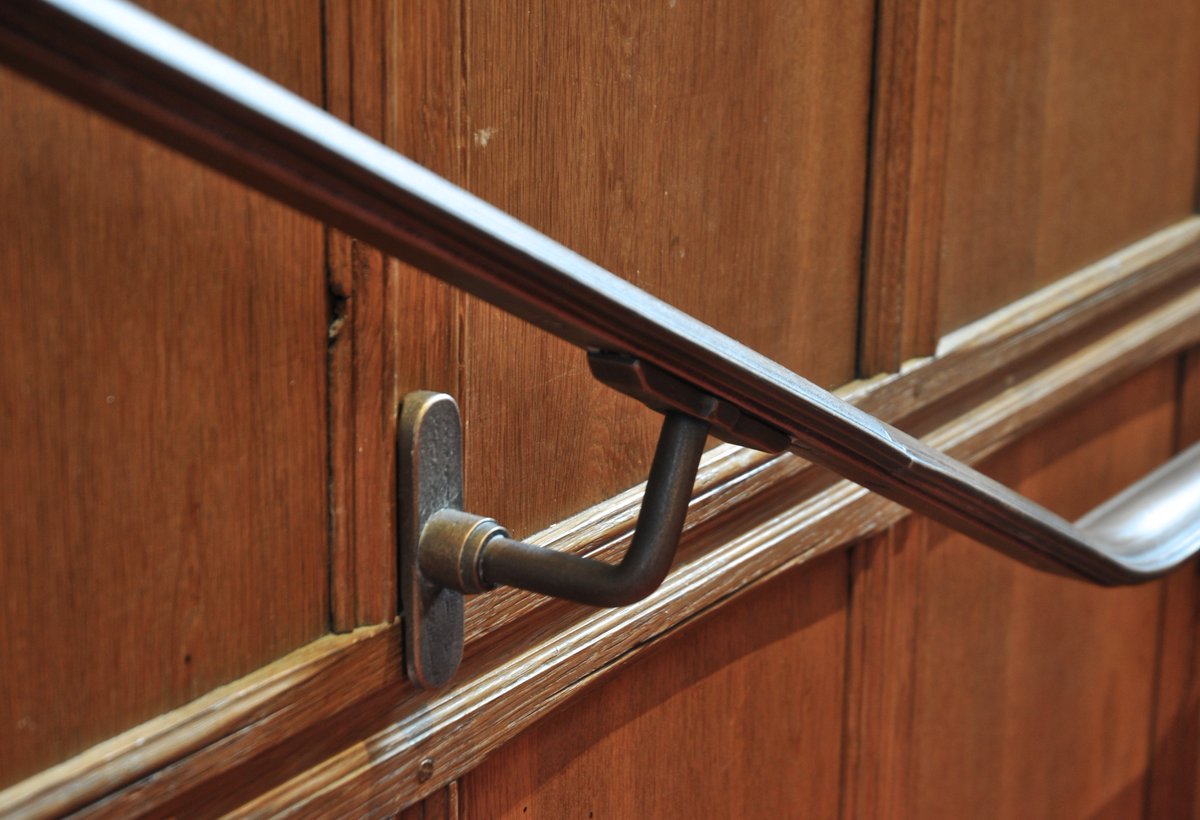 Bronze coated handrail bracket detail #Cambridgeuniversity
#StJohnsCollege
Working with @FRRarchitects
#RMHIronworks