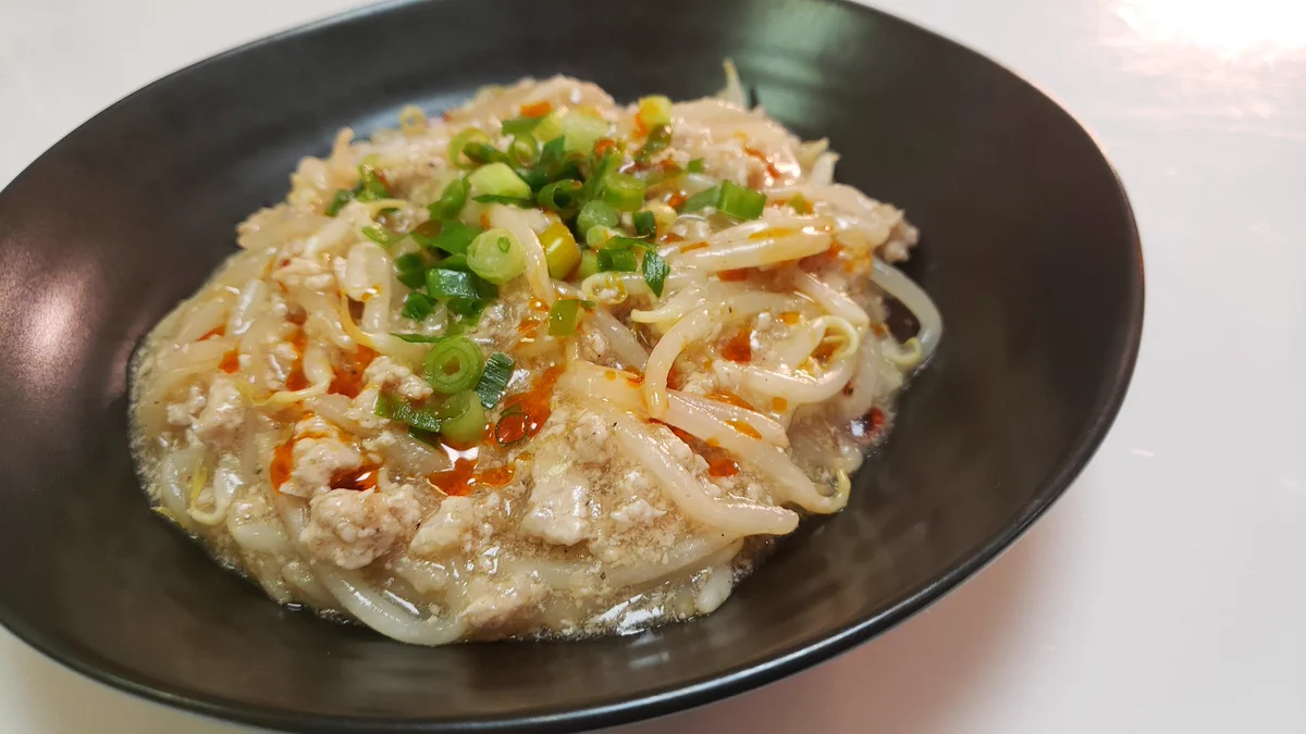 もやしと挽肉だけで簡単に作れる！？「レンジもやし肉あんかけ」の作り方！