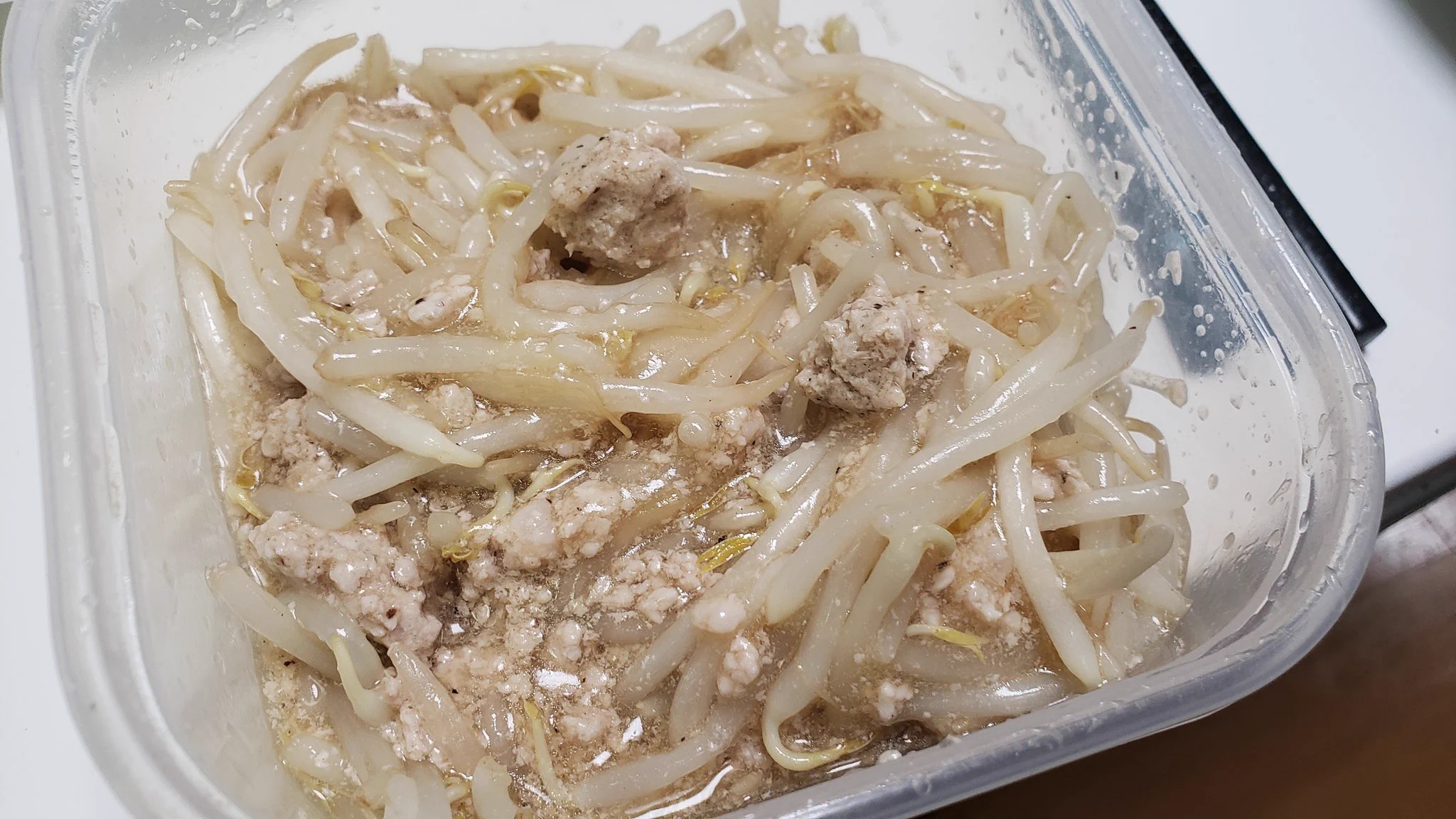もやしと挽肉だけで簡単に作れる！？「レンジもやし肉あんかけ」の作り方！
