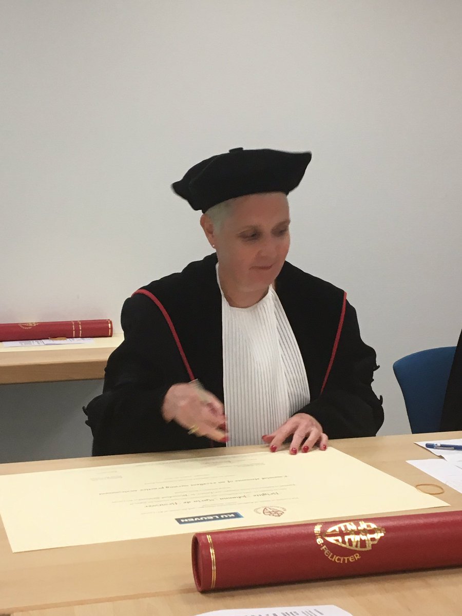 <a href="/brdbr/">dr. Brigitte de Brouwer</a> heeft met verve haar proefschrift vandaag verdedigd. Wij als promotie team zijn meer dan #trots op haar en de bijdrage aan de verpleegkundige beroepsgroep daarmee aan de kwaliteit van zorg voor patiënten en cliënten  #ExcellenceInNursing