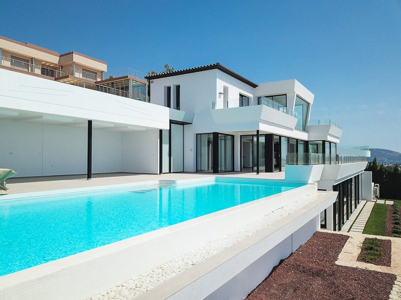 Exceptional Villa With Sea Views in #Calpe now for sale! ✨

More info: morairainvest.com/property/excep…

Email: info@morairainvest.com
Phone: +34 966 491 064
Twitter Contact: <a href="/ZiinoV/">ZV</a>