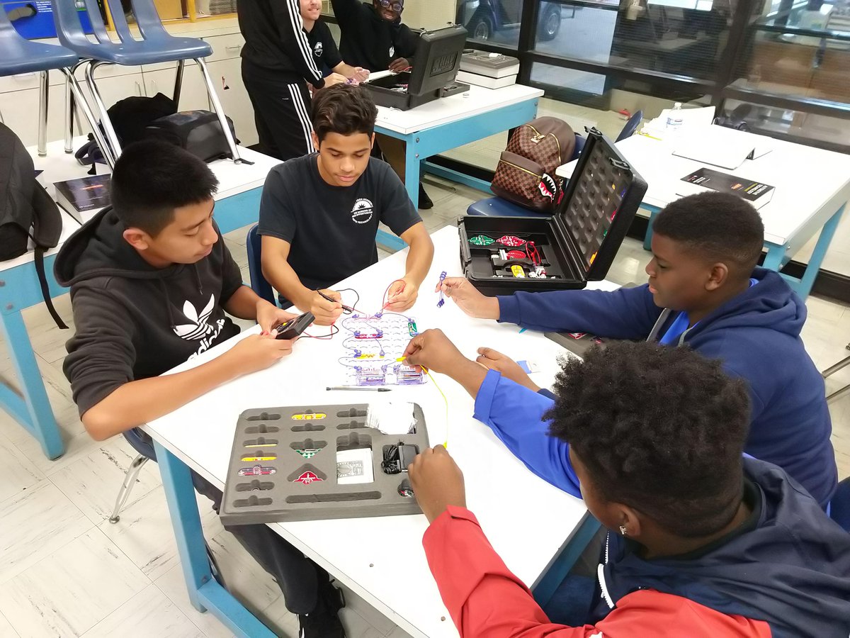 Mr. Brown's Automotive Technology classes worked on building and testing series & parallel electrical circuits in the lab. #SnapAuto electrical trainers served as an excellent conduit to enhance their skills! #STARocks #Choice #CollegeAndCareerReady #NextGenWorkForce