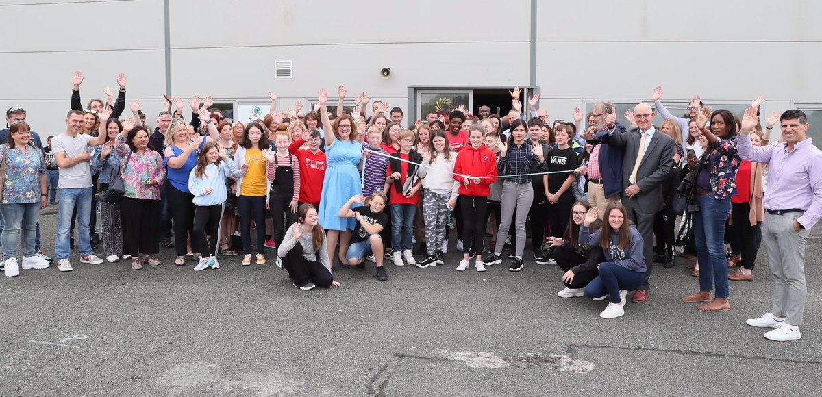 Educate2nd's tweet photo. Such a happy day yesterday as our new @EducateTogether secondary school celebrated its opening. Happy scenes as the students from Drogheda/East Meath cut the ribbon https://t.co/e7PKBmtQQp