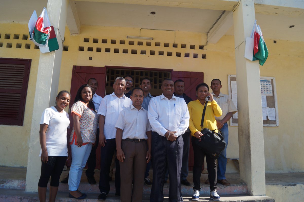 Rencontre et collecte d'informations à travers l'analyse des données régionales désagrégées de la base de données sur l'Aide #AMPMadagascar entre l'équipe de la #Région #Menabe et ceux du #STPCA.