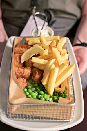 SlugFareham's tweet photo. How delicious does this Scampi and Chips look  
It’s just one of the options on our £5 lunchtime menu!!
There’s something for everyone, but best thing is this deal is on Monday - Friday 9am- 4pm https://t.co/AsBwjg3JyK