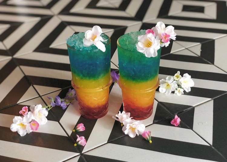 SlugFareham's tweet photo. Just because it’s Sunday doesn’t mean the fun has to stop! 
Keep your weekend going with 2 for 1 cocktails including our famous Raving Rainbow https://t.co/iq6UIOR7wk