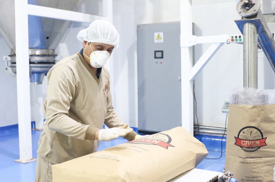 mippci_ven's tweet photo. #28Ago | 📣 ¡LA ETIQUETA DEL DÍA! ⏩ #VenezuelaProduciendoYVenciendo

La tarea del pueblo venezolano es producir para obtener la sustentabilidad que todos merecemos, es una tarea de la más alta prioridad en la agenda de trabajo del gobierno bolivariano. https://t.co/kbB7uwQ3l6