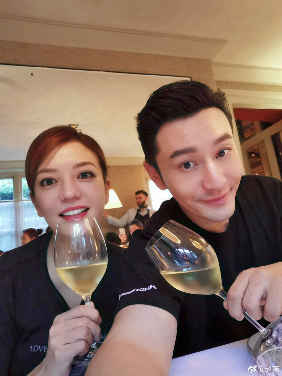 dramapotatoe's tweet photo. [trending] #ZhaoWei shares pics with old friend and Beijing Film Academy classmate #HuangXiaoming, “Store manager (reference to #ChineseRestaurant), a lot of happiness has been built on your pain this summer!” She also uses his viral phrase and adds an encouraging, “Jiayou!” https://t.co/IWiCtBpAtp