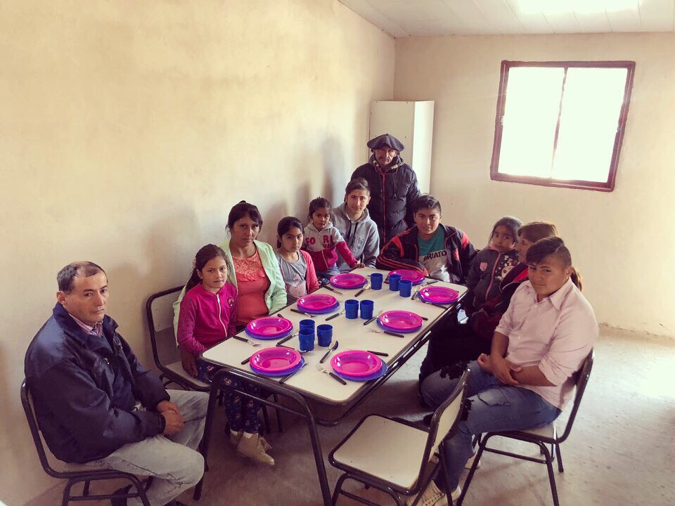 caminosoficial's tweet photo. Estuvimos compartiendo la Erradicación de Viviendas Rancho en un pequeño paraje del Departamento Sobremonte, en las cercanías de Caminiaga! Entregaron 5 viviendas nuevas. Este sábado 11:30 hs por El Doce y todos los días por nuestra página https://t.co/2tsW4fK2hn https://t.co/Mt9ZfS43Y8