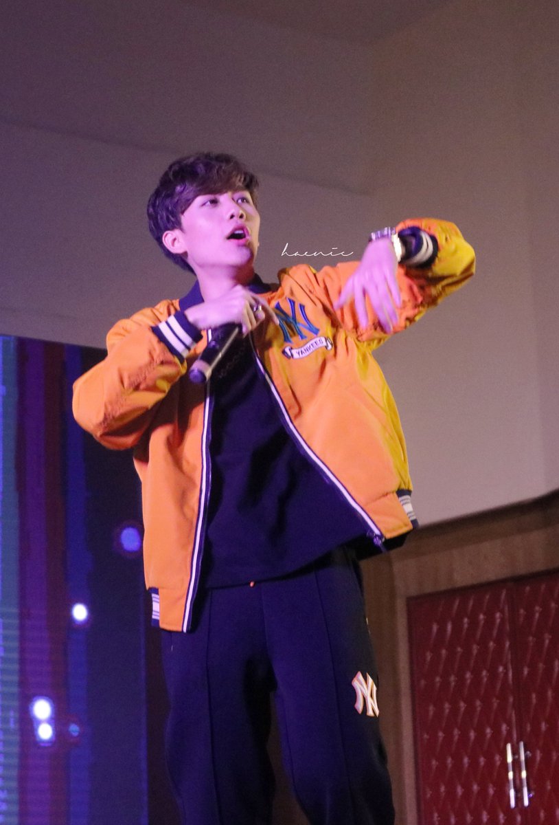 HoangHaenie's tweet photo. 190817 Siwat Don't let me down
#หัวใจศิวัช #MarkSiwat
#MemorywithMark https://t.co/G1Ps9FCDx2