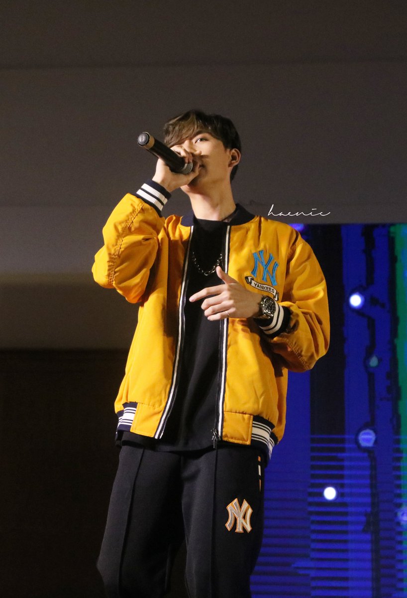 HoangHaenie's tweet photo. 190817 Siwat Don't let me down
#หัวใจศิวัช #MarkSiwat
#MemorywithMark https://t.co/G1Ps9FCDx2