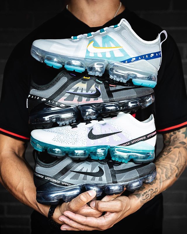 It's hard to choose from these 🤷🏽‍♂️ But which 1️⃣ of the newest Vapormax sneakers would you choose?
--
#nikesportswear #justdoit #vapormax #unisportlife ift.tt/2NADiPu