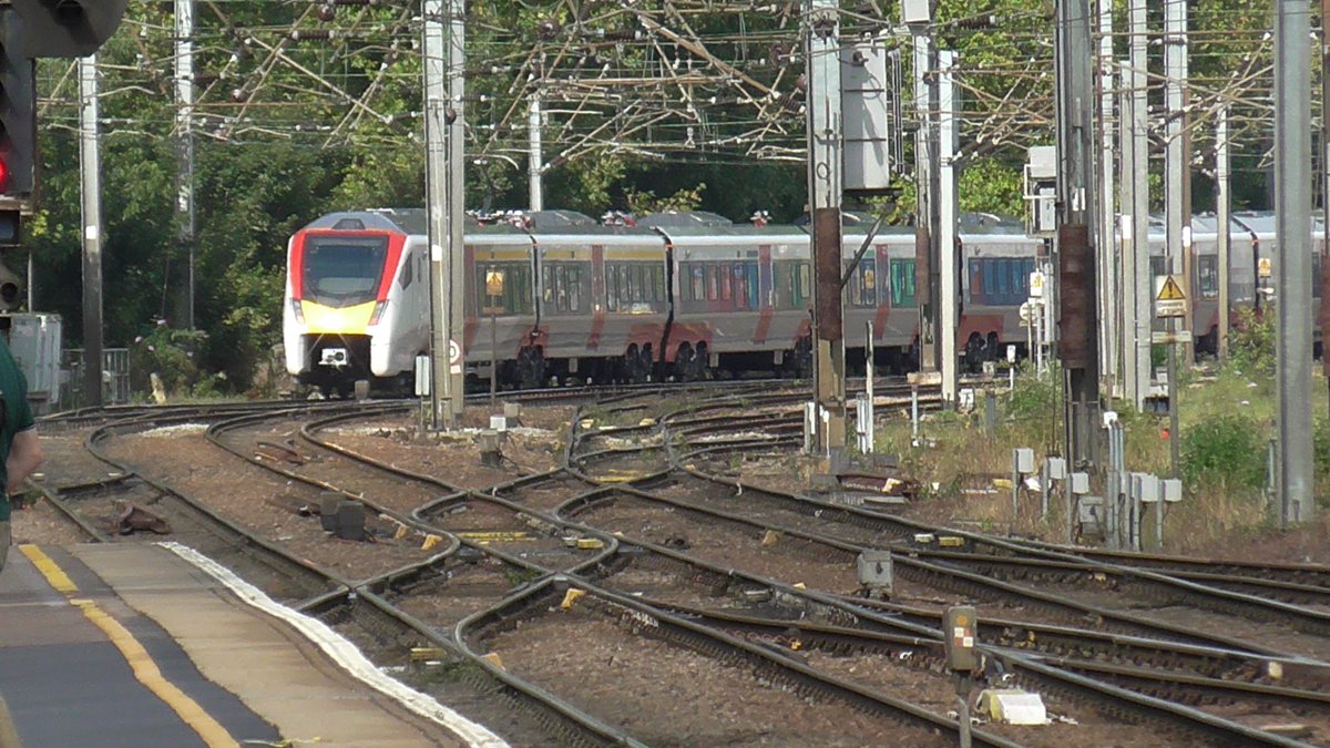 danthetrainman's tweet image. Have been waiting to see one of these. Was great to see one of @greateranglia #Class745 Intercity FLIRT units on test today at Ipswich Station. #newtrains #photography #Trains. 😀