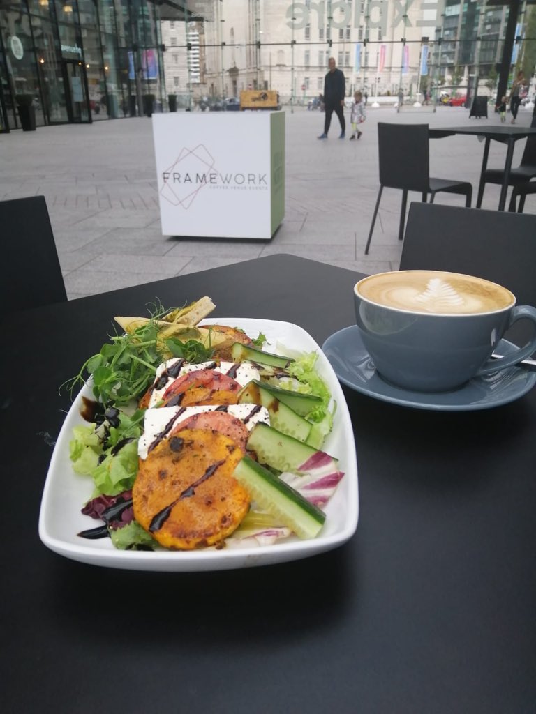 FrameworkLpl's tweet image. A lunch just made for summer at Framework today - Roasted Butternut Squash and Feta Salad with Sticky Balsamic . Join us all the way until 5 for an August late lunch ♥️