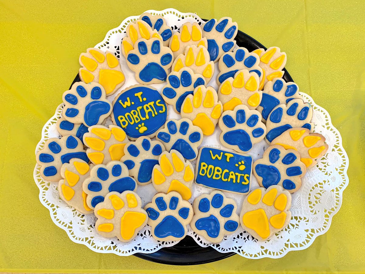 WTBobcats's tweet photo. Our teachers were given a special tray of cookies to celebrate the #WCFIRSTDAY! 💙🐾💛 Thanks Jackie!
#WTBackToSchool #sweet https://t.co/2FkhsavDvG