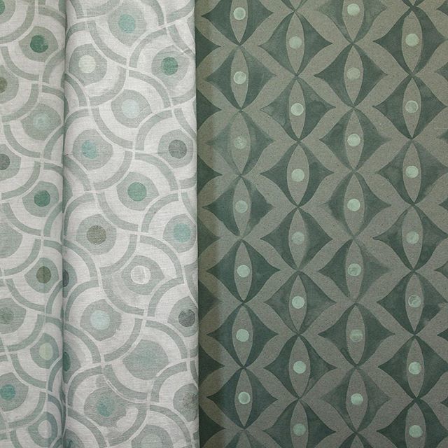 quercusandco's tweet image. The gentle charms of this duo of gorgeous green designs will never fade.⁠
⁠
Fabric is Otto and wallpaper is Ra, both in Opal Green.⁠
⁠ ⁠
⁠ ⁠
 #green #greencolour #greenpattern #livingwithpattern #patternplay #fortheloveofpatterns #pattern #patter… instagram.com/p/B1tIj8TANRy/